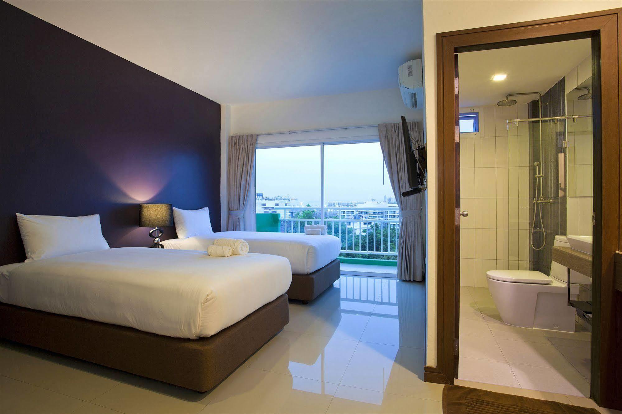 Wiz Hotel Pattaya Exterior foto